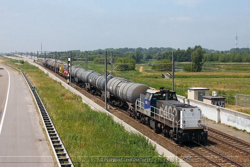 6402